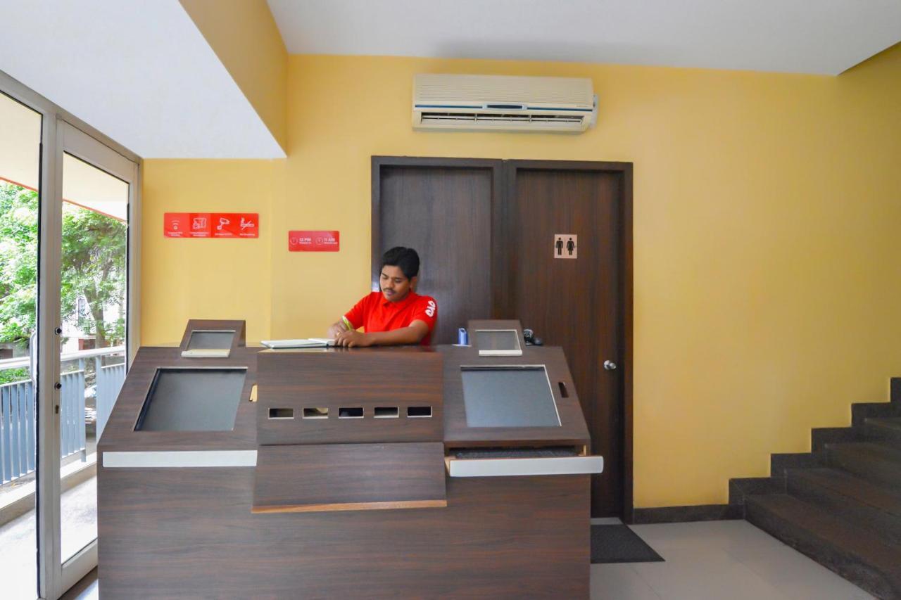 Oyo 18803 Smart Hotel